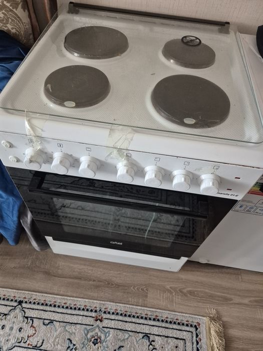 Продам электро плиту