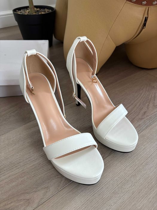 Sandale de vara albe cu toc înalt femei tocuri de 12cm Marimea 37 ( 23.5cm )