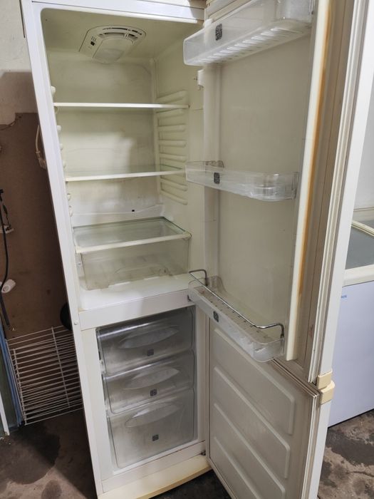 Холодильник рабочий