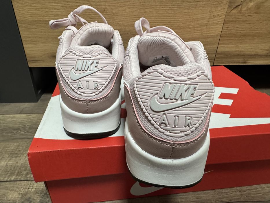Nike Air Max 90 дамски маратонки НОВИ