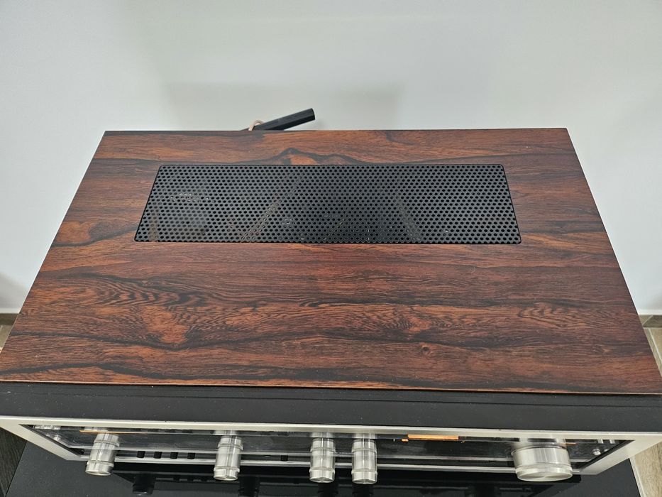 Luxman R-1030 amplituner