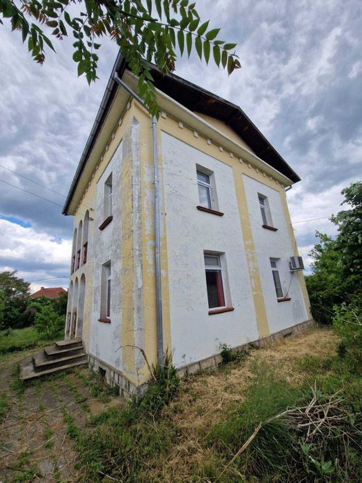 Продава се Къща в с. Девенци, Област Плевен - 375 кв.м за 130 €/кв.м - Снимка #22