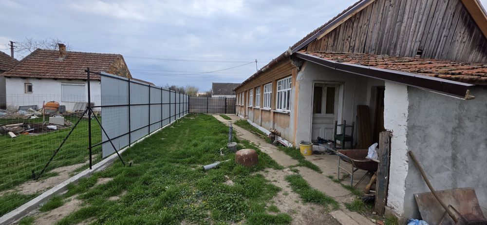 Casa de vanzare in comuna macea județul Arad