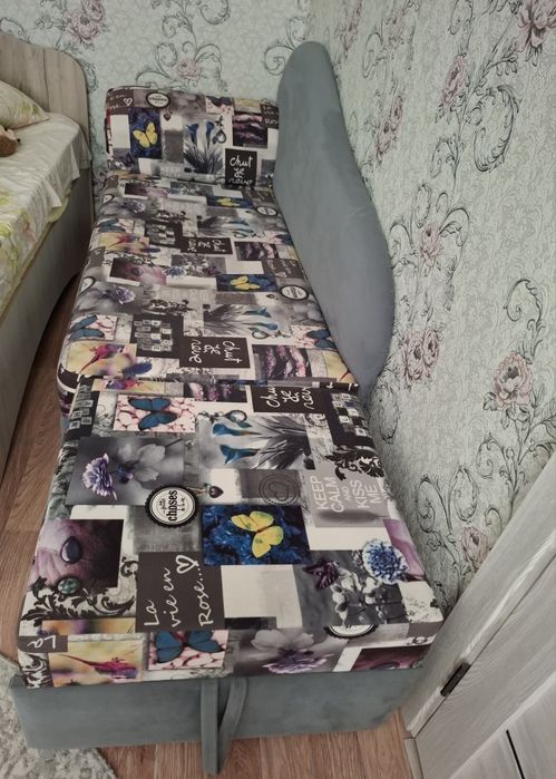 Продам детский диванчик