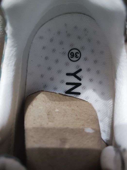 Adidași ynot noi