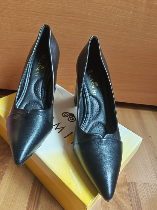 Туфли черные женские