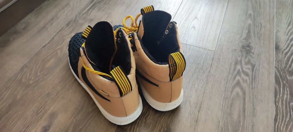 Продам новые кроссовки NIKE  AIR