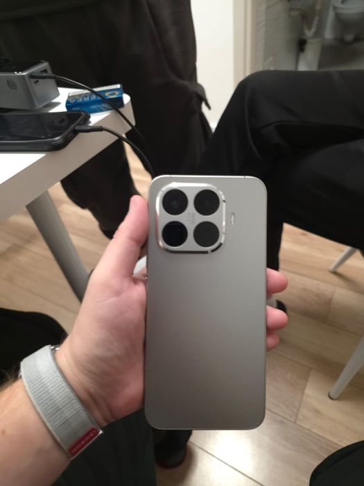 Vând/Schimb Xiaomi 15t pro 12/256gb