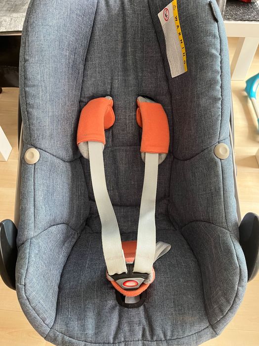 Столче  за кола Maxi Cosi с база