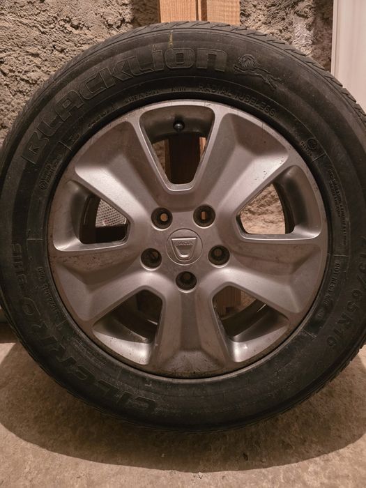 Jante Dacia Duster 16 cu cauciucuri