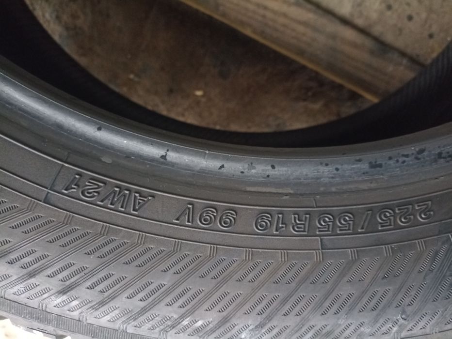 2 anvelope de iarna ca si noi Yokohama 225/55 R19 dot 4019