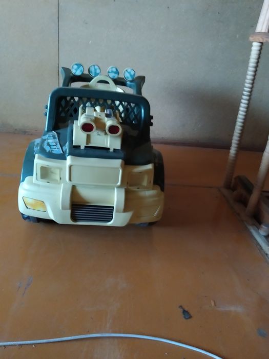 Продам детскую машинку