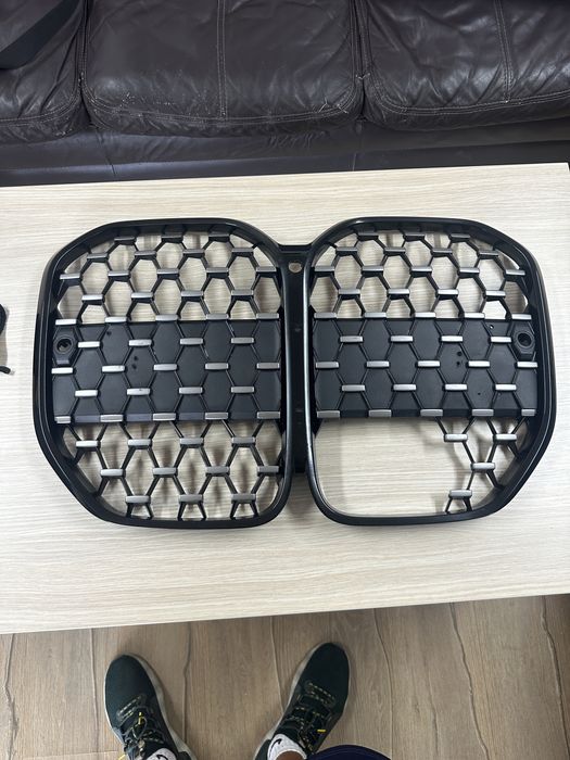 Оригинална маска за BMW G22/G23