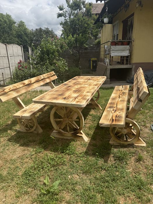 Locuri de joaca pergole mese