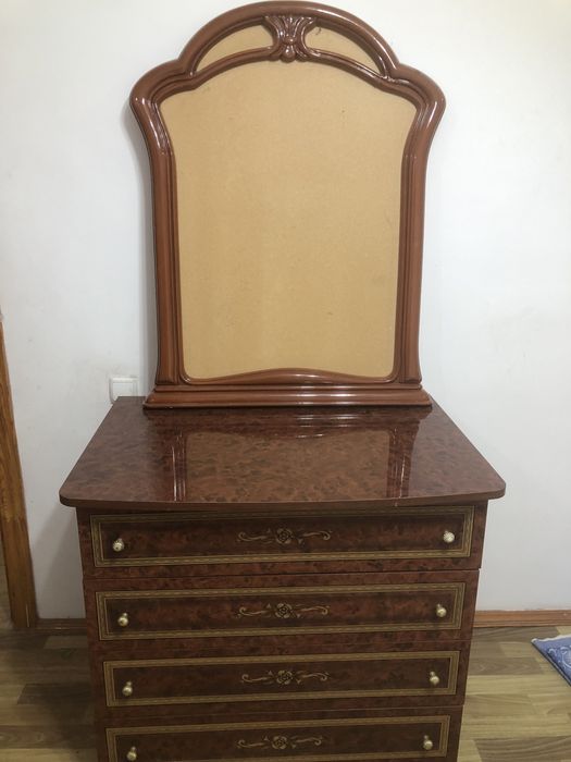 Спальный гарнитур