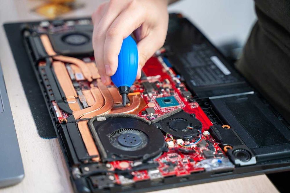 Service Laptop Gaesti