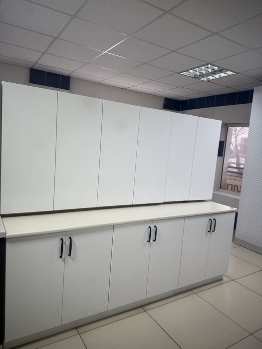 Кухонный гарнитур новый, белый, до потолка