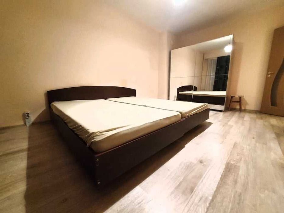 Дава се под наем Едностаен апартамент в Бургас, Изгрев - 40 кв.м за 127.5 € - Снимка #1