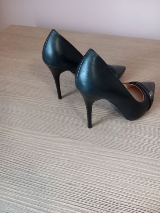 Pantofi    dama       .