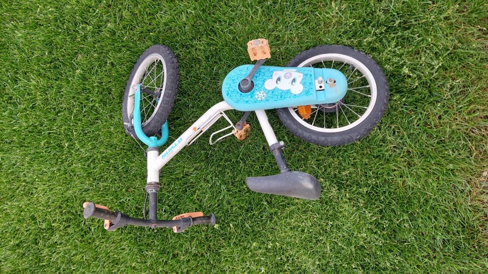 Bicicleta btwin 14" cu roti ajutatoare