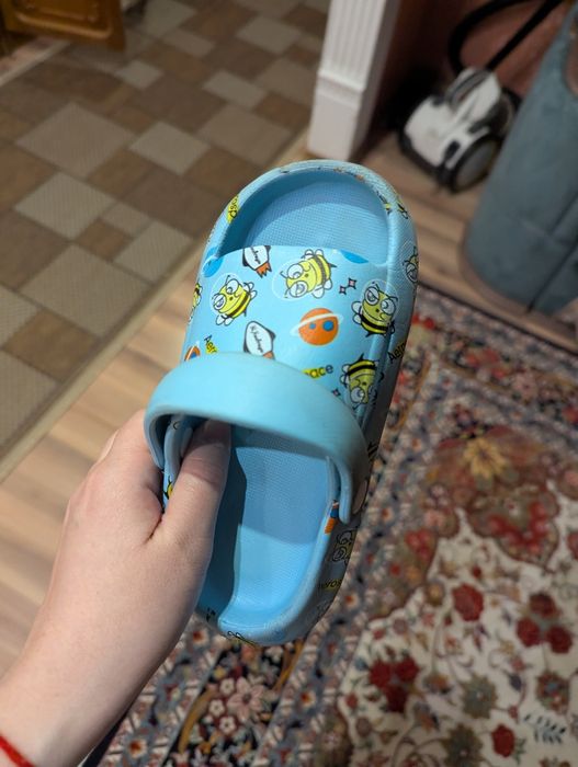 Детская обувь продам
