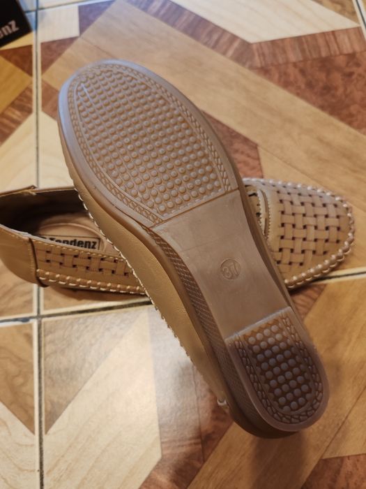 Нови дамски обувки