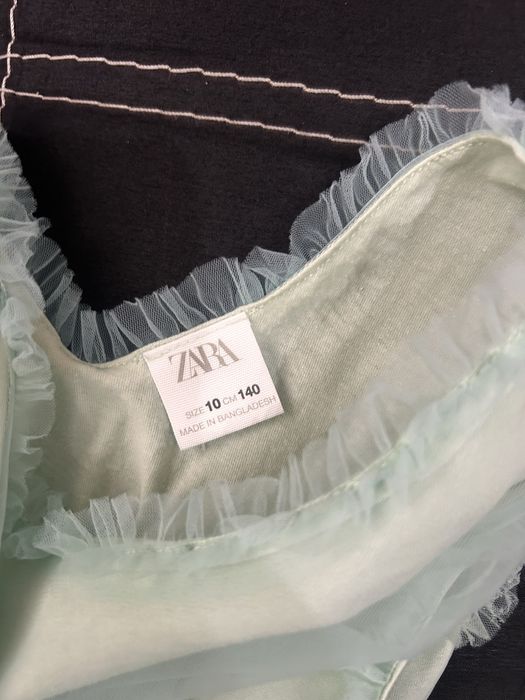 Бледо зелена рокля