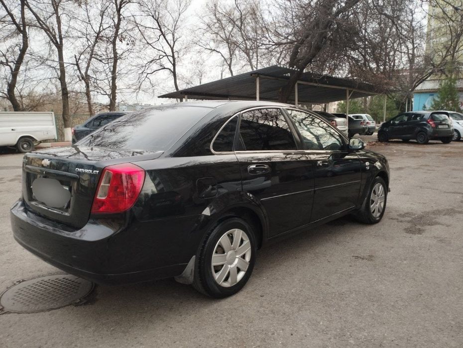 Машина Chevrolet Lacetti 2 позиция