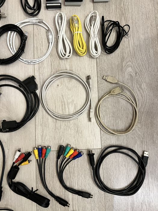Lot cabluri PC, audio, video, alimentare - VGA, USB, RCA, adaptoare