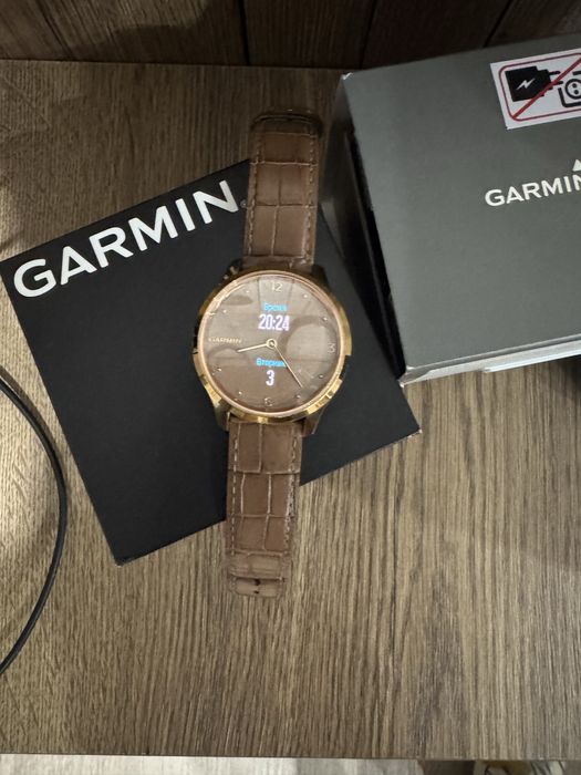 Женские часы Garmin Vivamove lux