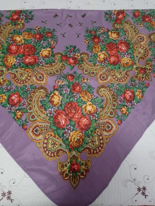 Batic , Sal model tfaditional , cu imprimeu floral