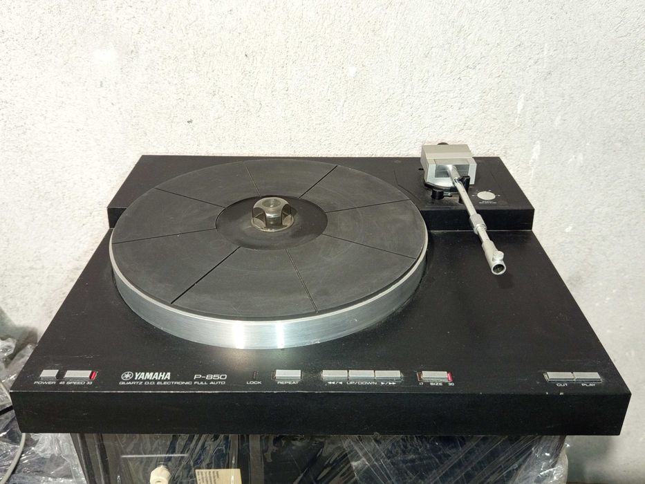 Колекционерски грамофон Yamaha P-850