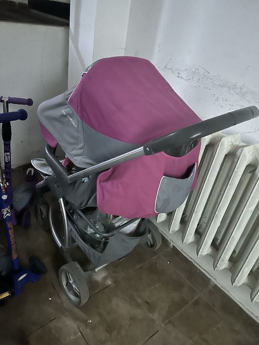 Продам детскую коляску и стульчик