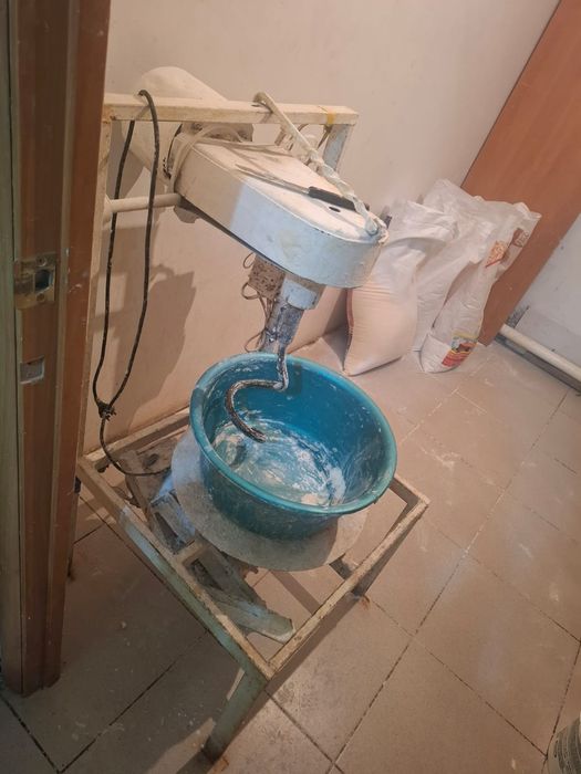 Продам тестомес.