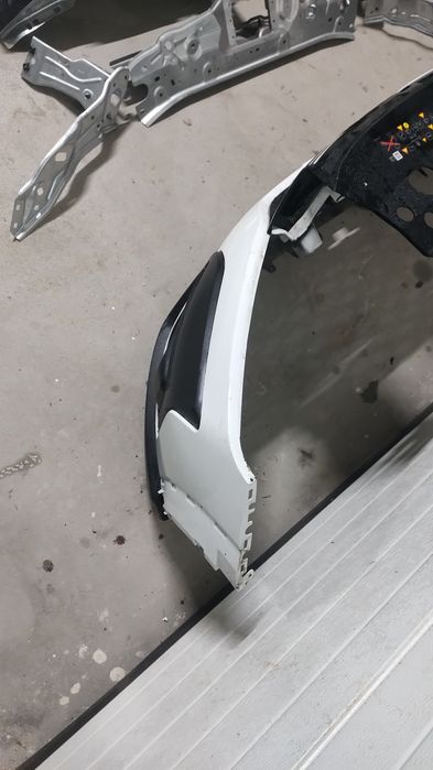 Bara fata , ochelari faruri, traversa , trager , volet Dacia jogger