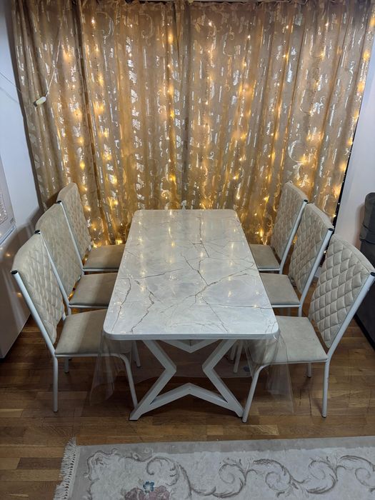 Кухонный стол со стульями