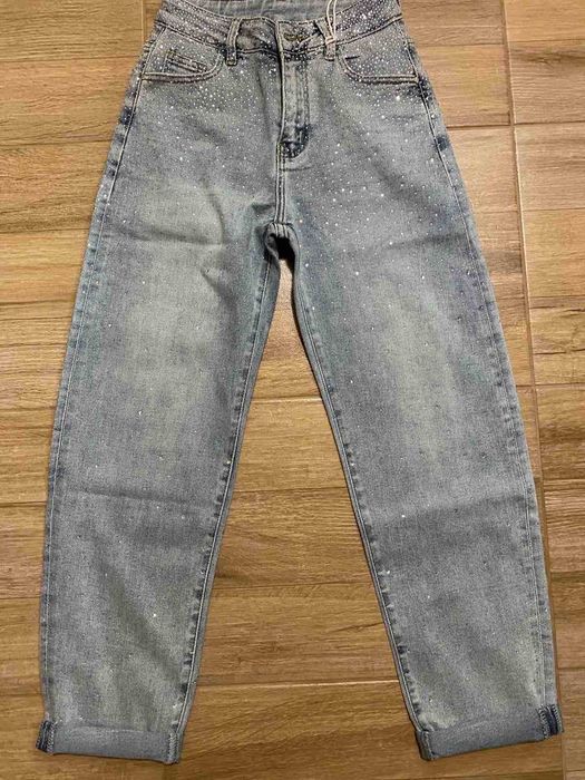 дънки с камъчета