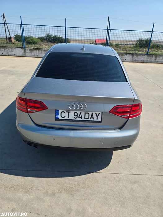 Vând Audi A4 B8 gri