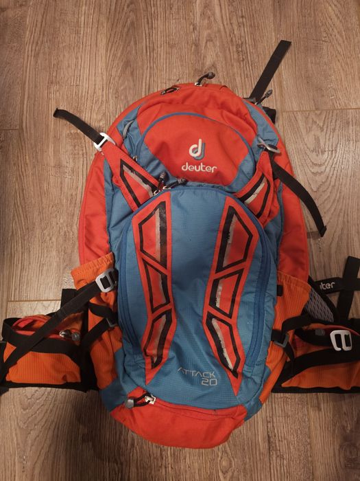 Deuter Attack 20l - раница за колело