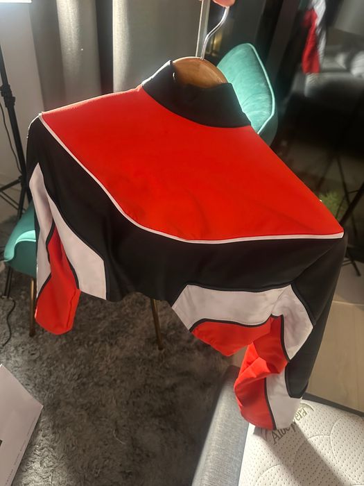 Jacketa GNA rosu negru alb