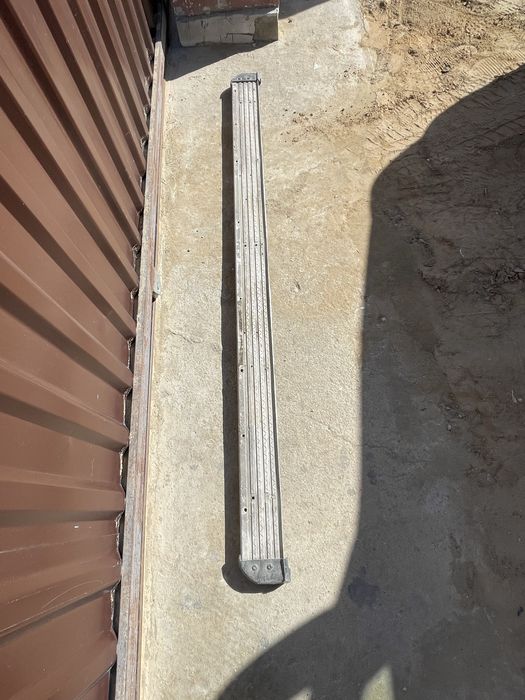 Сатылады, подножка.