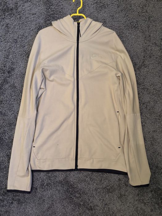 Nike tech lightweight