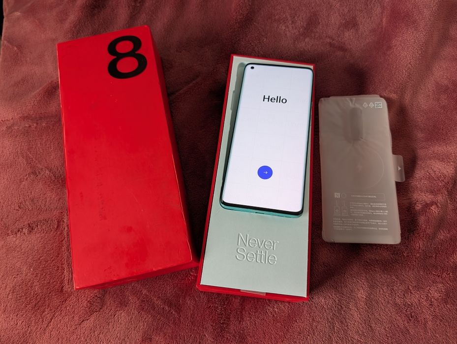 Продаю One plus 8 pro 128GB/8GB