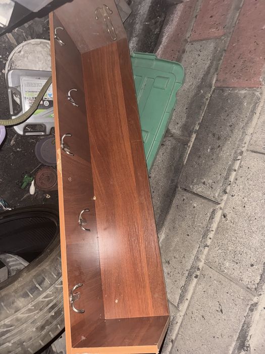 Продам вешалку для одежды