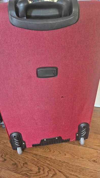 Куфар XXL размер /75/49/25 см,допълнително  разширение,плат с колелца