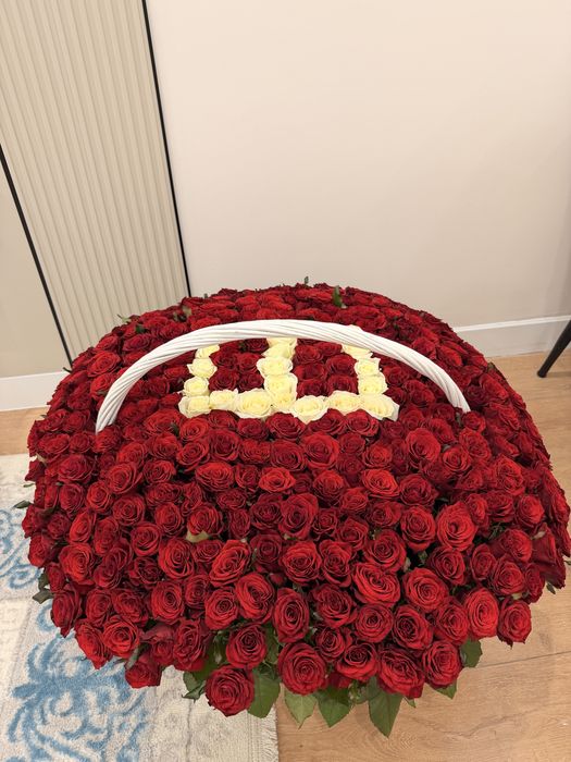 Цветы красные розы свежие