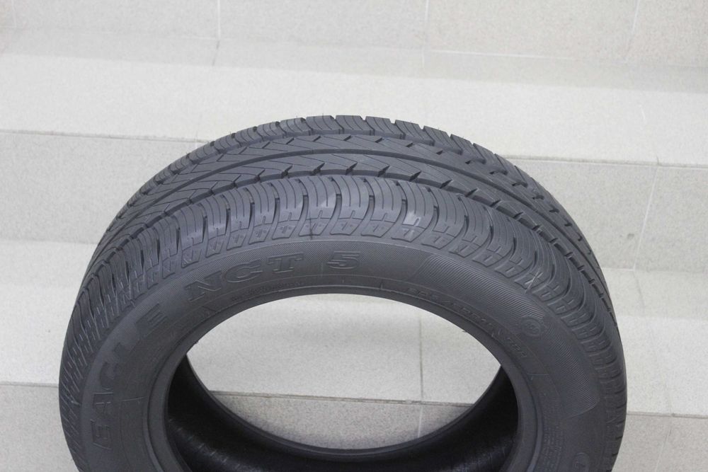205/60-16 Goodyear Eagle NCT5