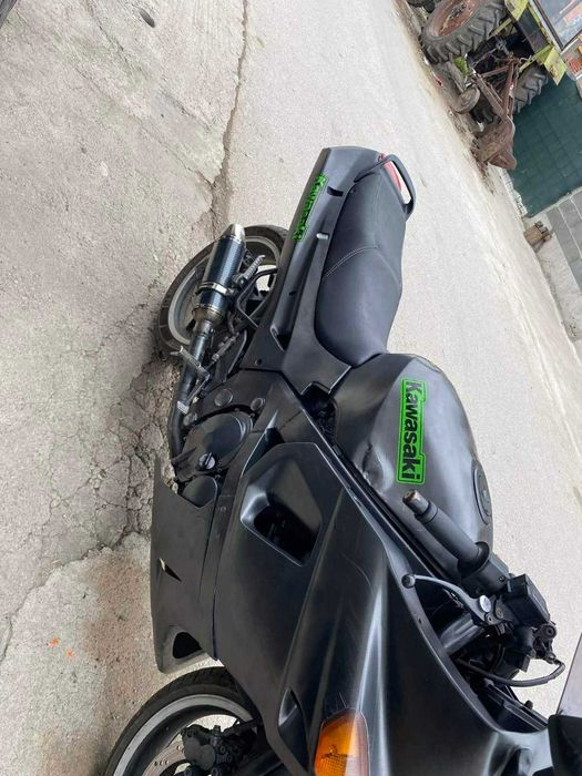 Мотора е в добро състояние и  има документи за регистрация