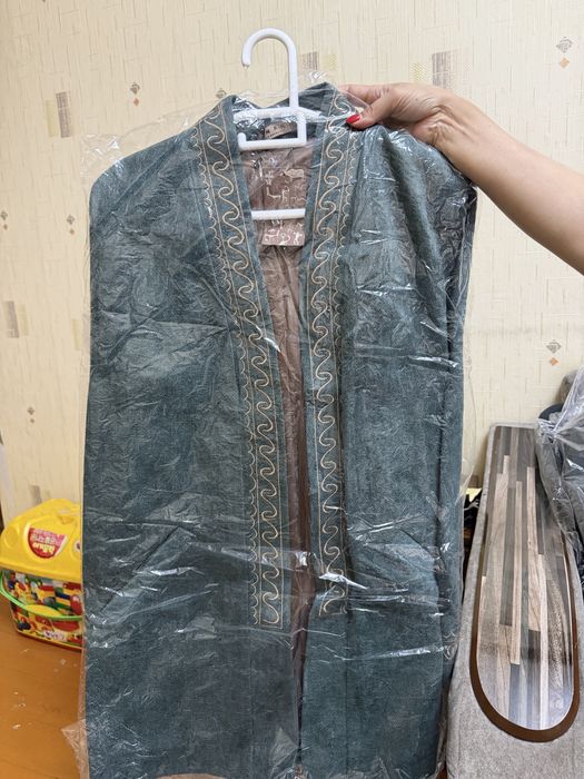 Продам новый чапан