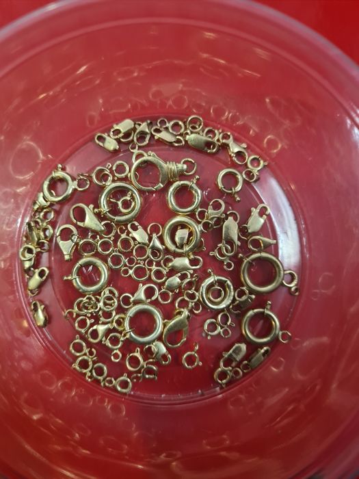 Златни закопчалки за гривни и синджири